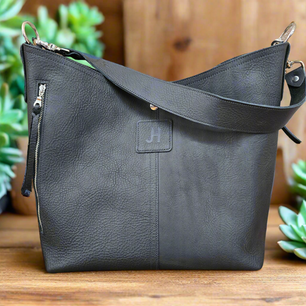 セルステラ　ボディー Fine Italian Leather Shoulder Handbag Purse + Concealed Carry by