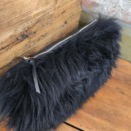 Medium Sheepskin Catchall (Black)