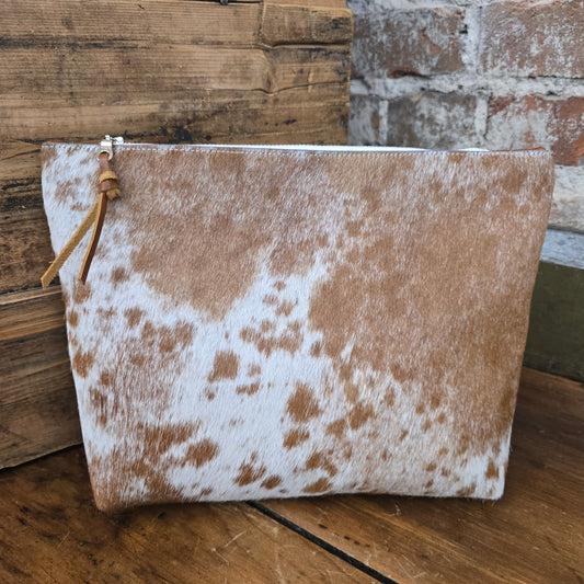 Cowhide Travel Makeup Bag (Bourbon)