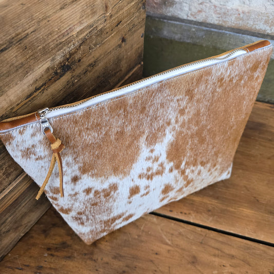 Cowhide Travel Makeup Bag (Bourbon)