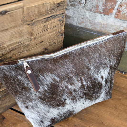 Cowhide Travel Makeup Bag (Chestnut)