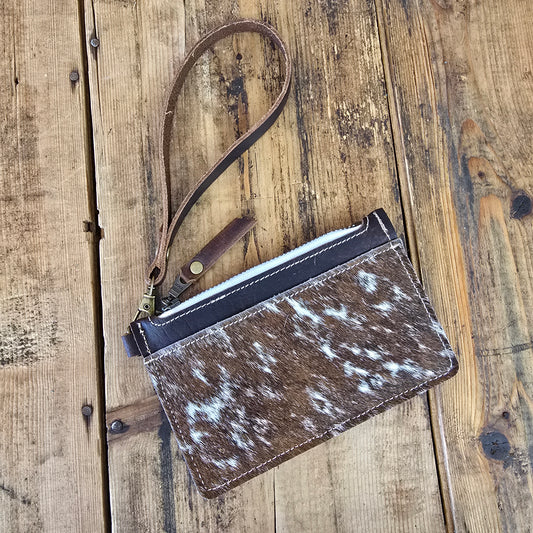 Cowhide Modesto Clutch (Chestnut)