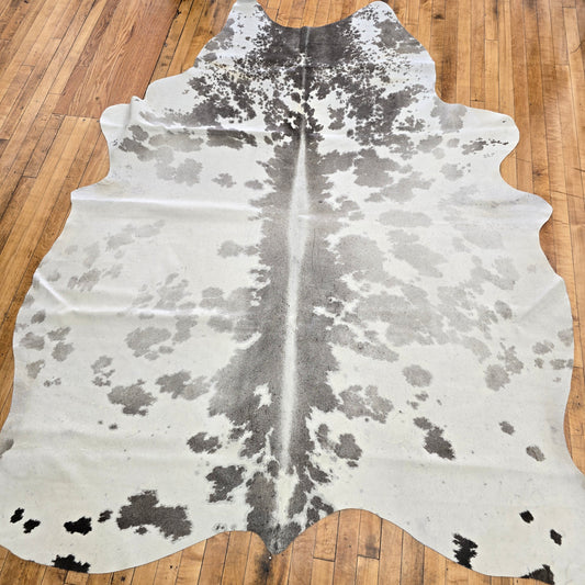 Cowhide Rug - 2A (Gray Short Hair)