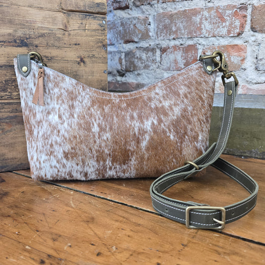 Cowhide Tapadero (Rare Finds Olive) JH09803