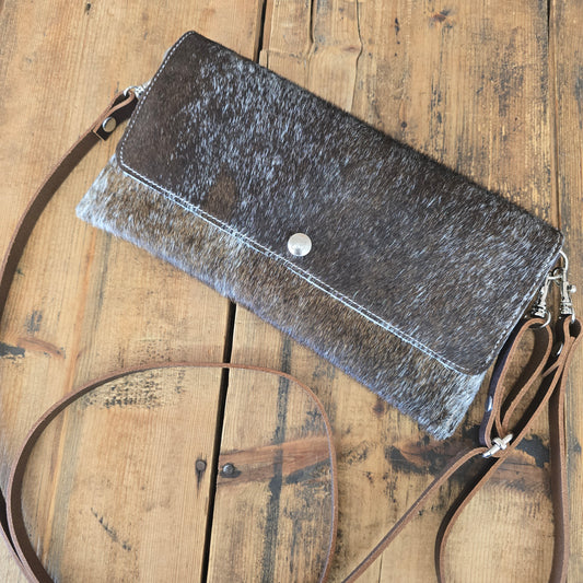 Carly Clutch (Chestnut)
