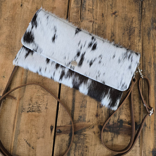 Carly Clutch (Island Blue)