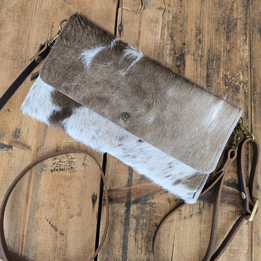 Carly Clutch (Chestnut)