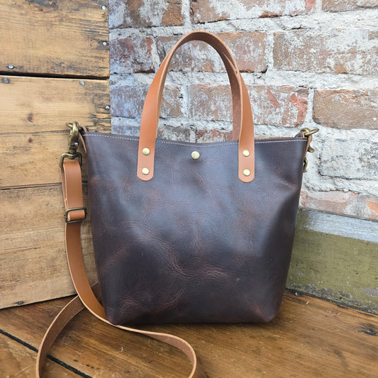 Shorty Tote (Chestnut) JH09913