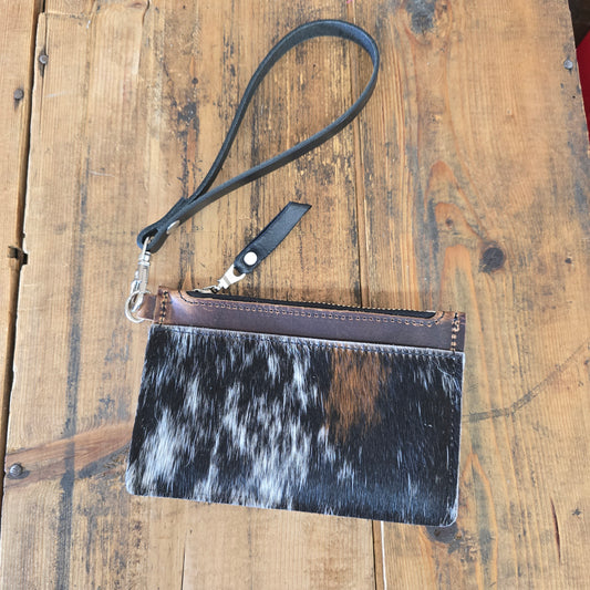 Cowhide Modesto Clutch (Caramel)