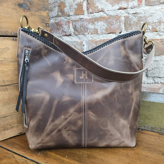 Outrider (Walnut/Black) JH09596