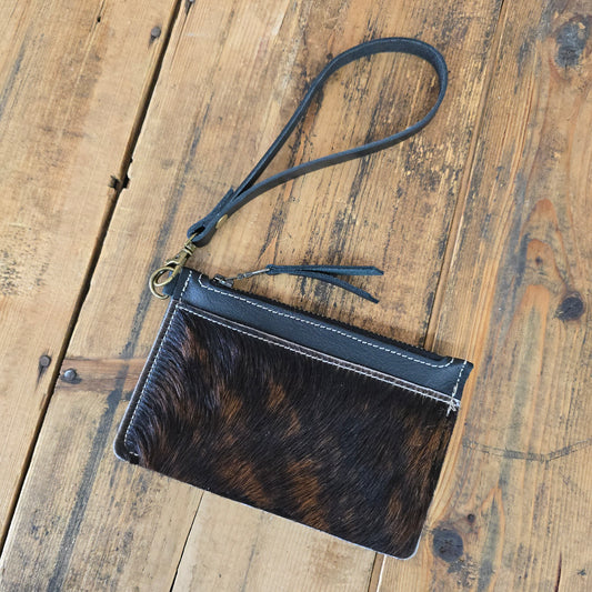 Cowhide Modesto Clutch (Black)