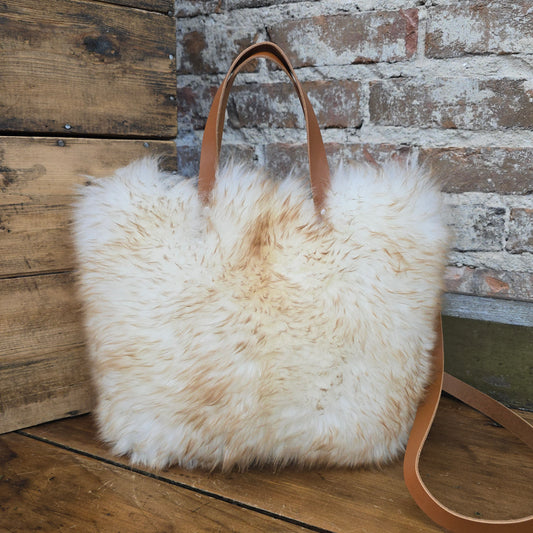 Shorty Tote with Sheep (Dark Olive) JH09415