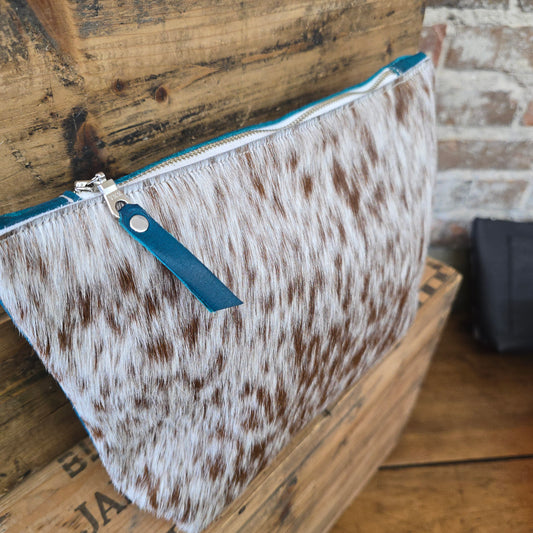 Cowhide Travel Makeup Bag (Turquoise)