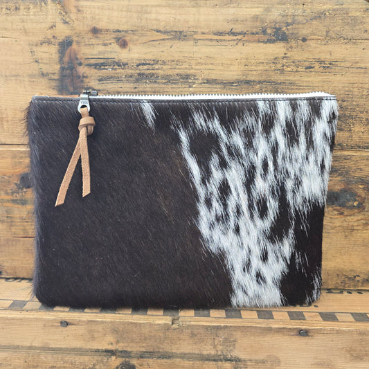 Medium Cowhide Catchall (Caramel)