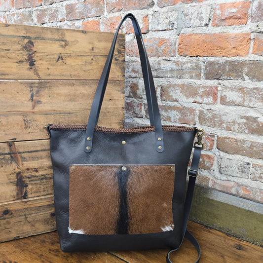 The Tote (Black/Chestnut) JH08830