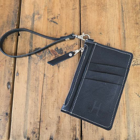 Cowhide Modesto Clutch (Black)