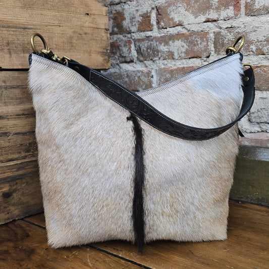 Outrider (Rare Finds Black) JH09626