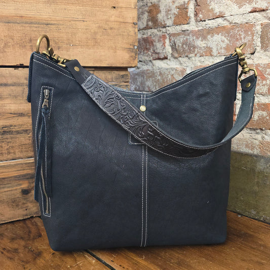 Outrider (Rare Finds Black) JH09626