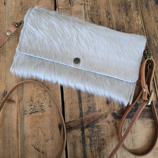 Carly Clutch (Rare Finds Green)