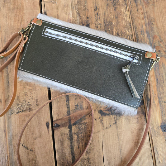 Carly Clutch (Rare Finds Green)