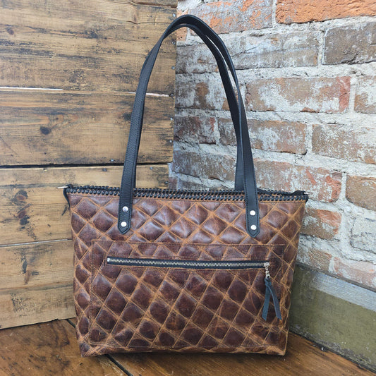 The Daisy - Quilted Caramel