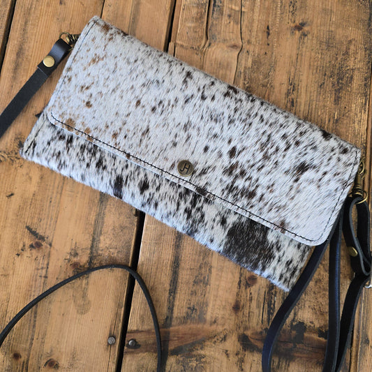Carly Clutch (Rustic Brown)