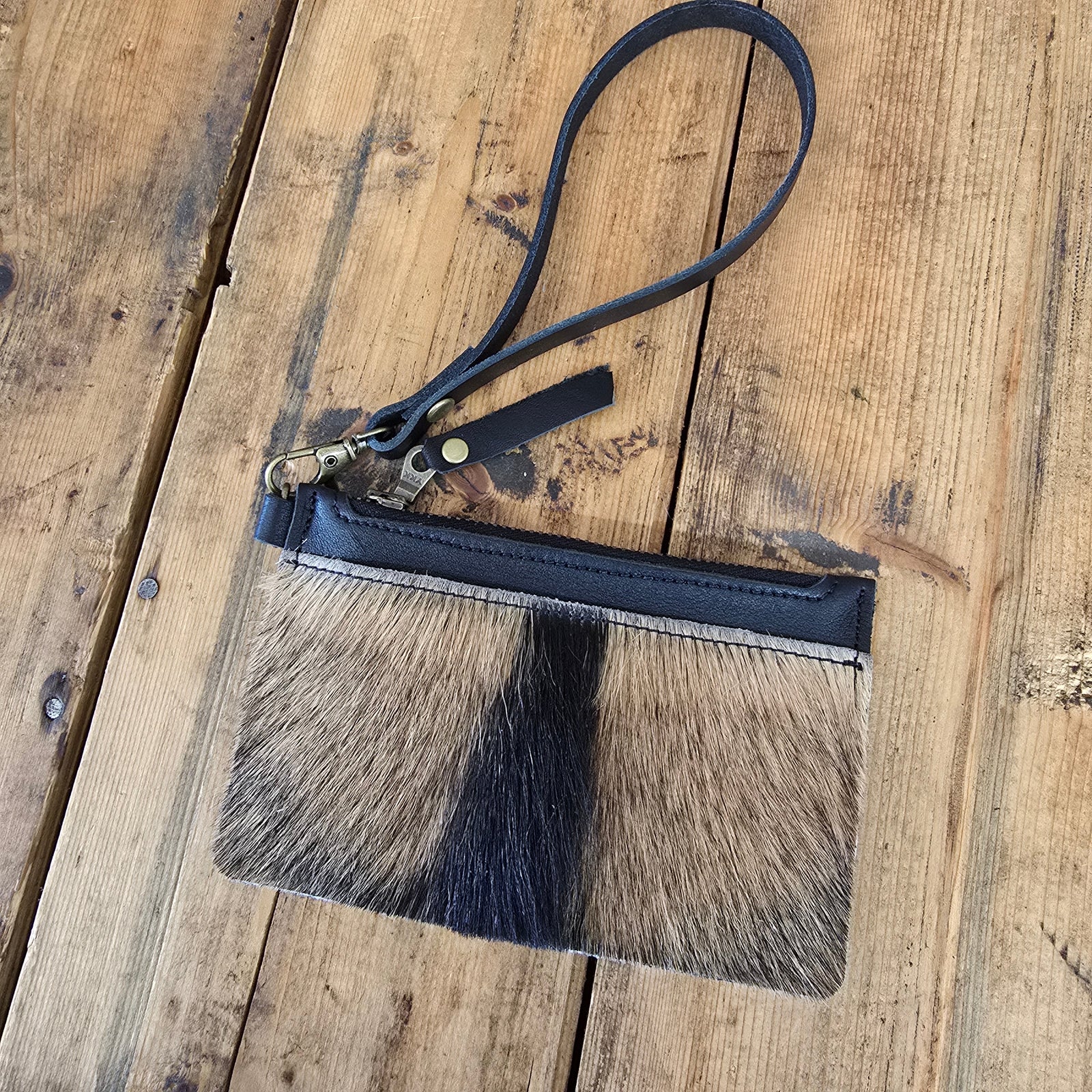 Cowhide Modesto Clutch (Black)