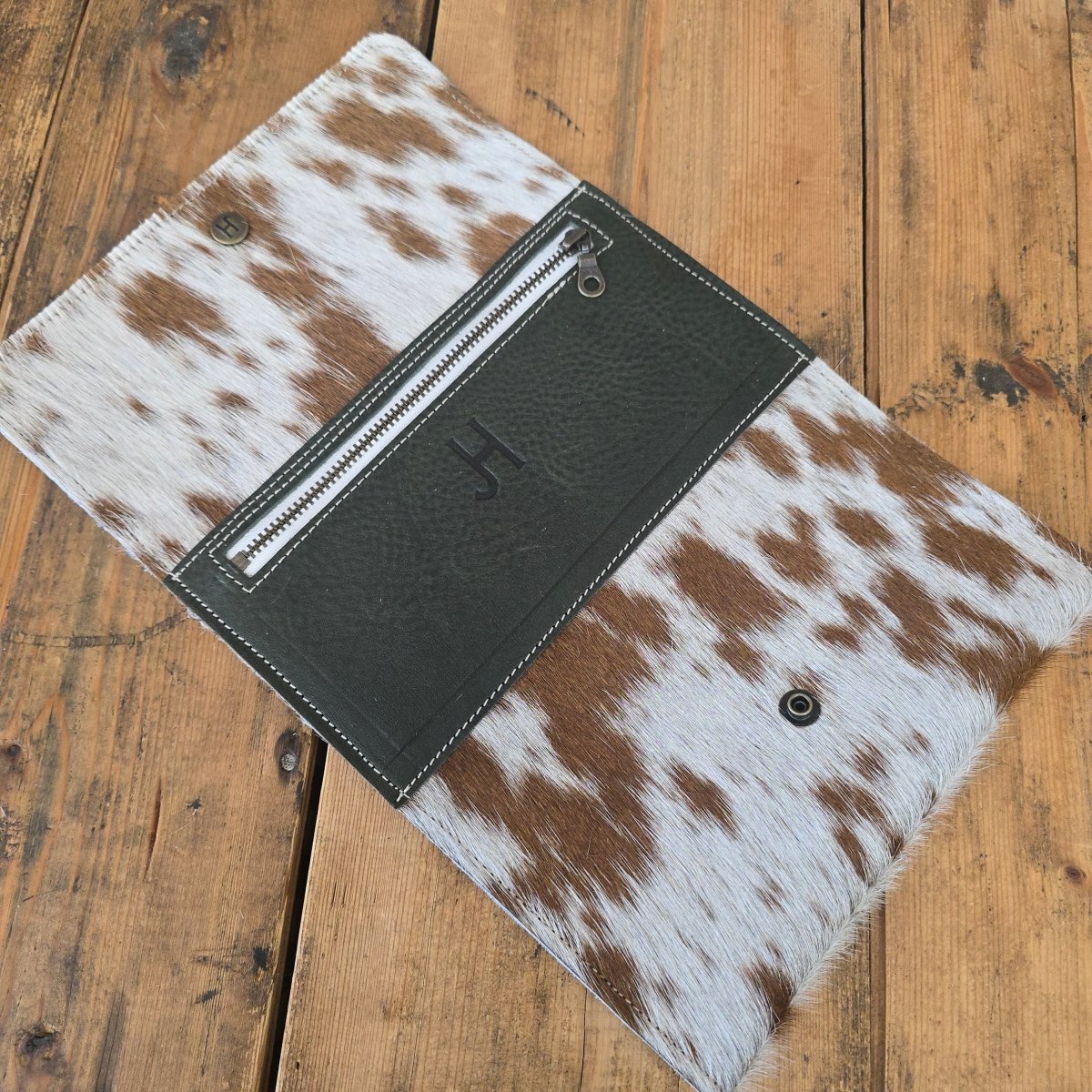 Cowhide Trifold Wallet (Moss) - Jill's Homestead