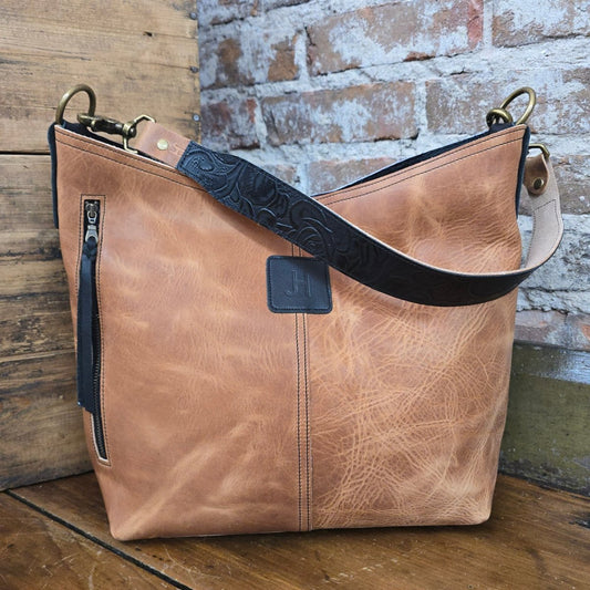 Outrider (Amaretto + Black) 11369 - Jill's Homestead