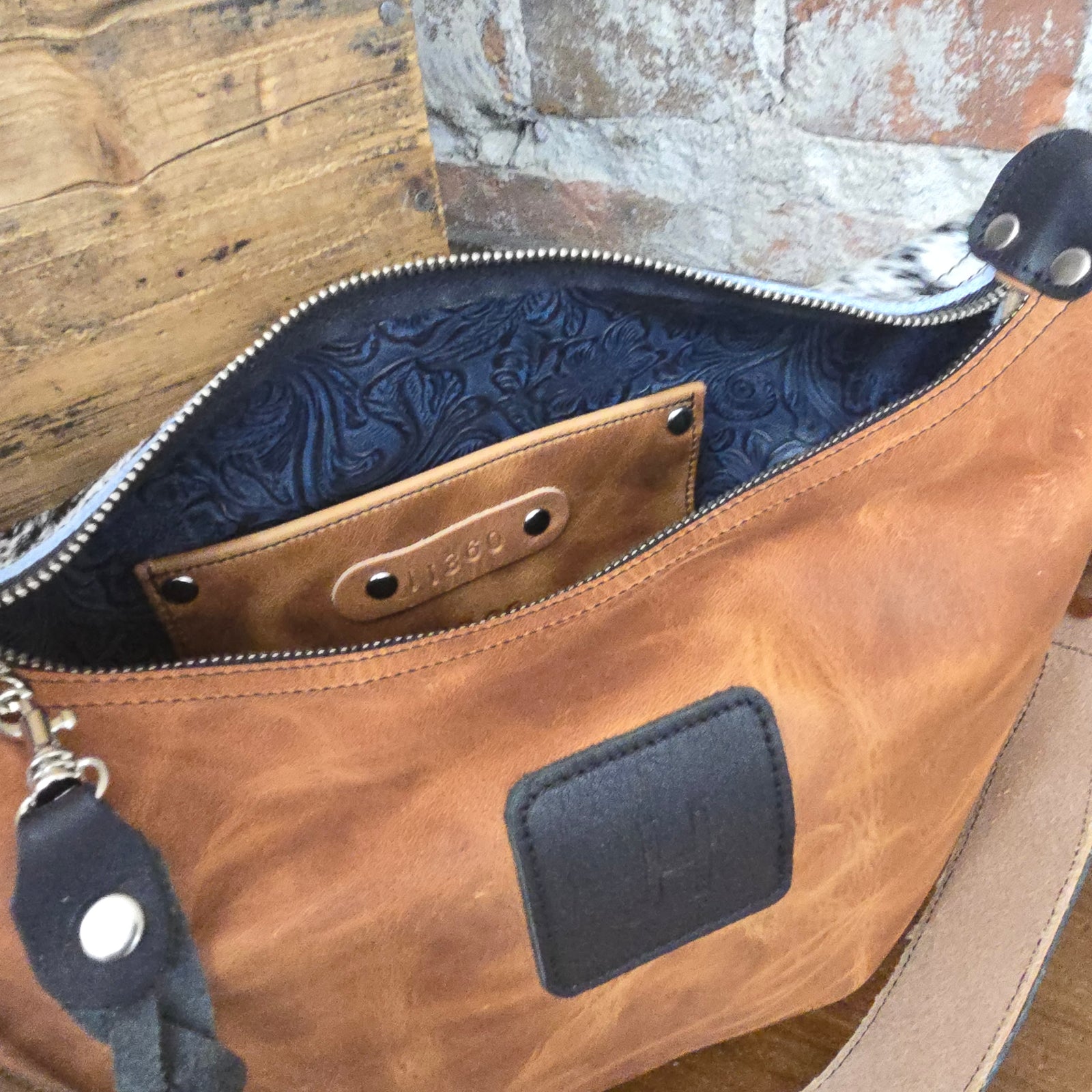 Livingston Mini (Amaretto/Black)