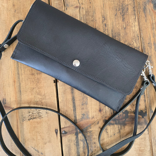 Carly Clutch  - Black
